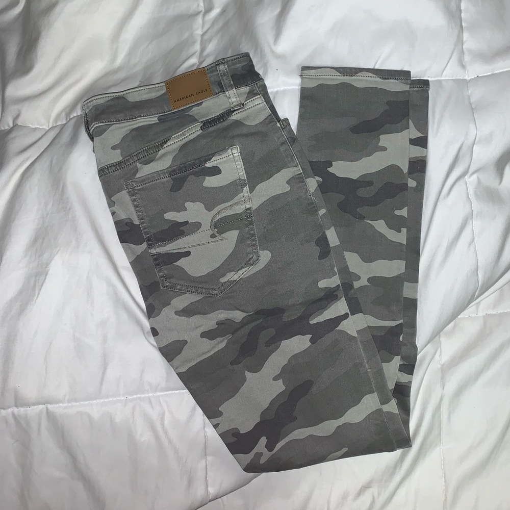 American Eagle High Rise Camo Jeggings
